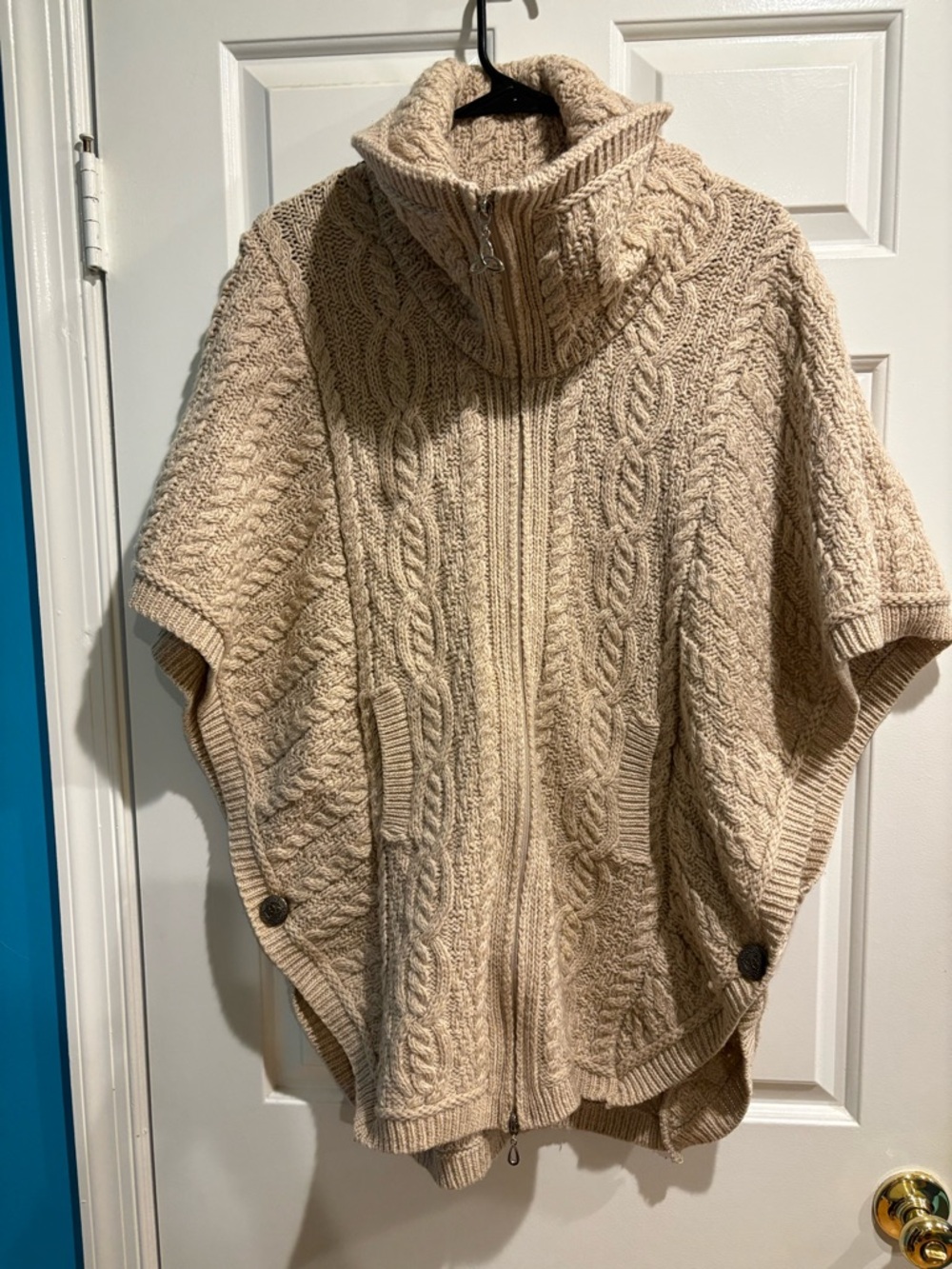 Aran Crafts Irish  Merino Wool Cable Knit Poncho Sweater beige S M - Picture 2 of 6
